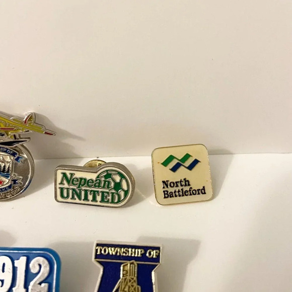 Vintage Lot of 7 Canadian Pins Red Lake Golden North Battleford Fergus - Picture 4 of 8